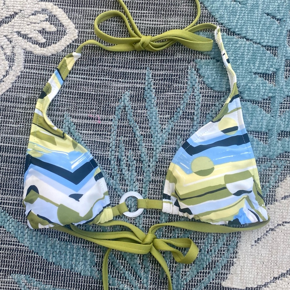 🌟3/$10! Mossimo Colorblock Triangle Cut Halter Style BikiniTop - Picture 2 of 12